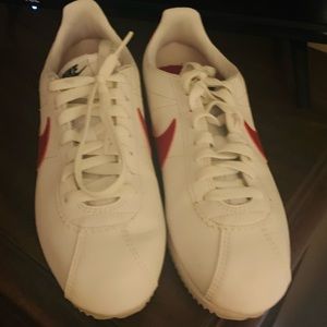 Women retro Nike classic Cortez leather sneakers